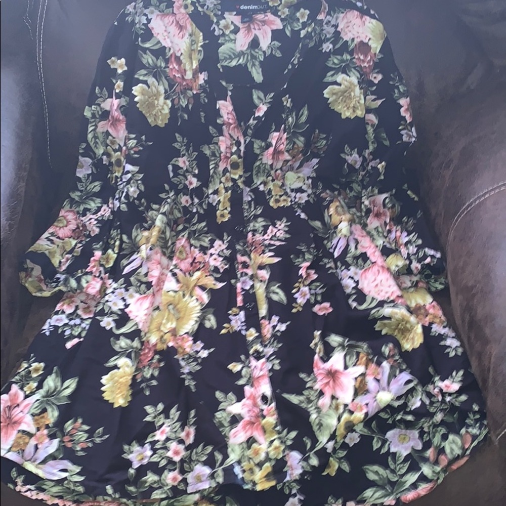 Cute flowery top